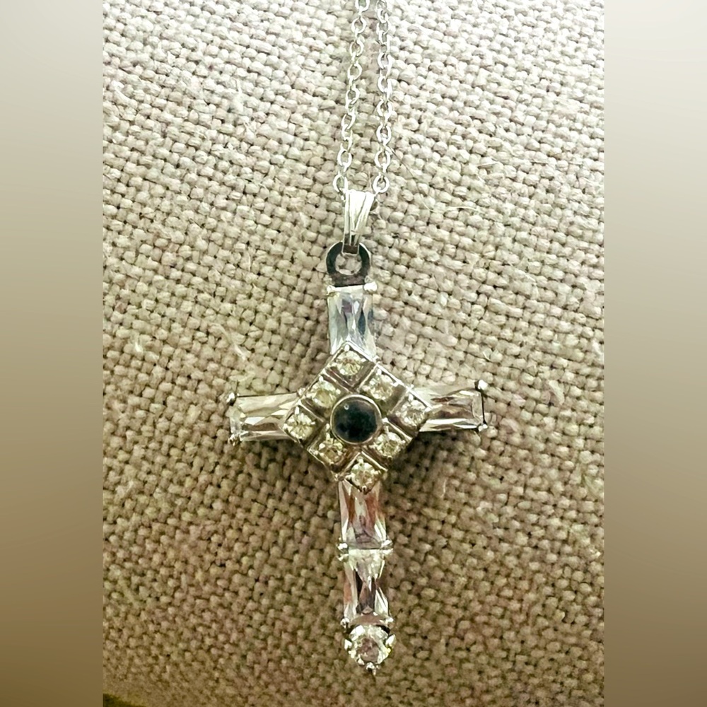 Rhinestone cross pendent with 18” chain